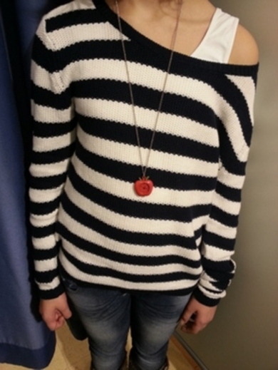 Ich soll das für ne freundin fragen (Moustache-Loverin)... Soll sie den Pulli (die streifen sind eig dunkelblau. Von C&A für 15€ ), die Hose (jeans fritz für 19, 99€) oder gar nichts kaufen?:) Ich soll das für ne freundin fragen (Moustache-Loverin)... Soll sie den Pulli (die streifen sind eig dunkelblau. Von C&A für 15€ ), die Hose (jeans fritz für 19, 99€) oder gar nichts kaufen?:)