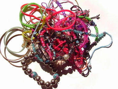 Hey könnt ihr bitte irgend welche guten seiten sagen wo man bilder und videos umsonst bearbeiten kann???
    Danke:)