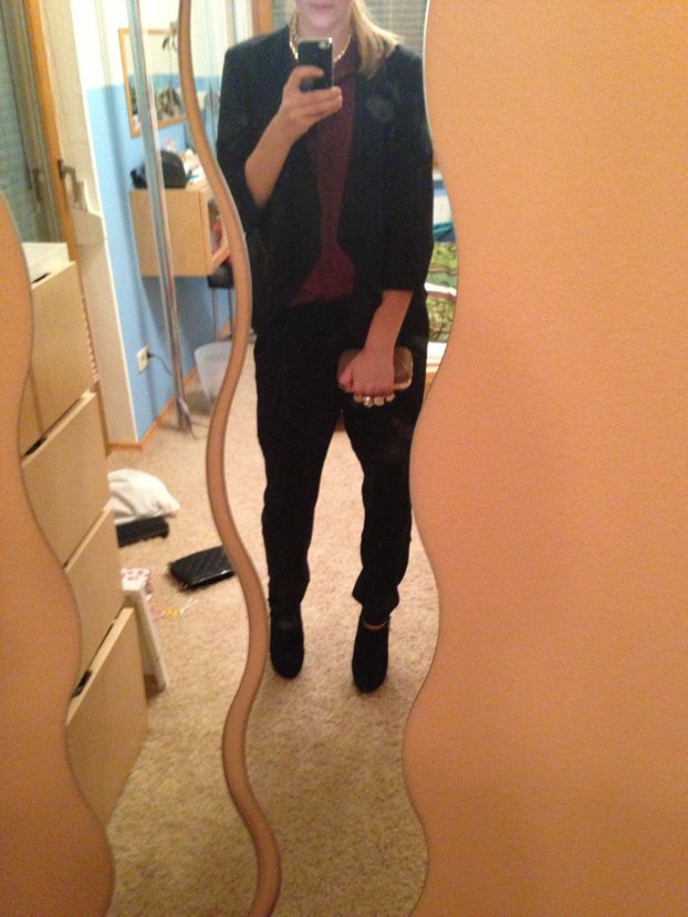 Das war gestern mein outfit zum weggehen, wie sich herraus stellte ein echter blickfang ;) endlich konnte ich mal meine bloggerseite ausleben ;) schönen tag euch allen :)