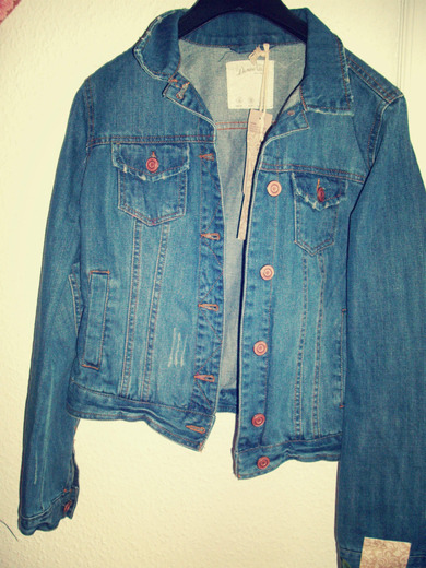 die jeansjacke :) auch von primark für 19€ :)