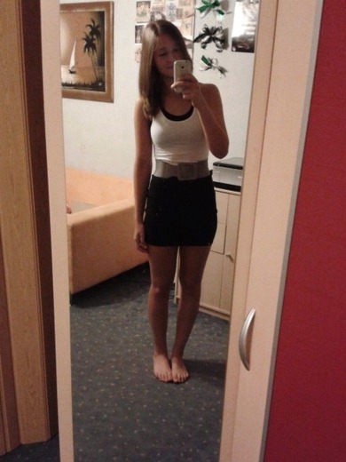 Wie findet ihr mein selbst zusammen gestelltes Kleid? [: