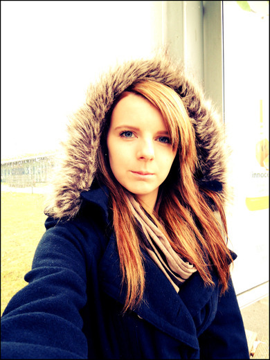 Hey leute ich bräuchte eure hilfe
ich möchte gerne haare färben in blond normales blond kein platin blond würde es zu mir passen meine haare sehn davei aus wie vom linken bild würde blond zu mir passen ? Hey leute ich bräuchte eure hilfe
ich möchte gerne haare färben in blond normales blond kein platin blond würde es zu mir passen meine haare sehn davei aus wie vom linken bild würde blond zu mir passen ?