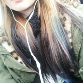 bin nicht ich. aber wie findet ihr es? eine kollegin machtdas.. ich habe blondes haar und bis zu der brust. welche dipdye farbe entfehlt ihr? (: