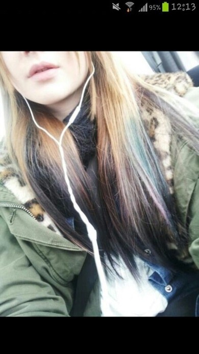 bin nicht ich. aber wie findet ihr es? eine kollegin machtdas.. ich habe blondes haar und bis zu der brust. welche dipdye farbe entfehlt ihr? (: