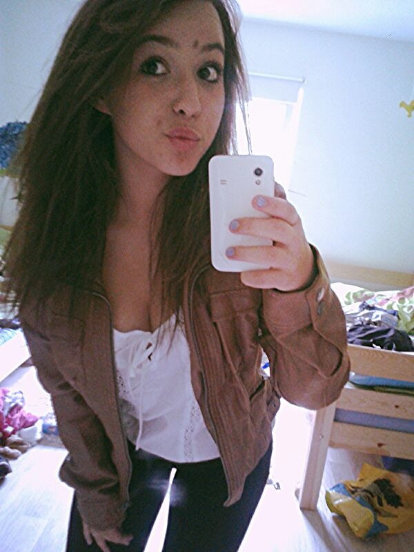 Wie findet ihr diesen Look..' kann man ihn eher in die schule oder in der Freizeit anziehen?!' :)