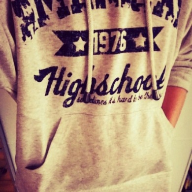 wie ist der Pullover ? ;)) i love it <3
