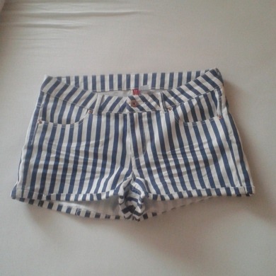 Ich bin der Hose sofort verfallen *.* Sie ist von H&M, 19€95 :)