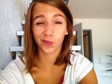 heey;) findet ihr mich hübsch+wie alt schätzt ihr mich <3 kommis pls:))