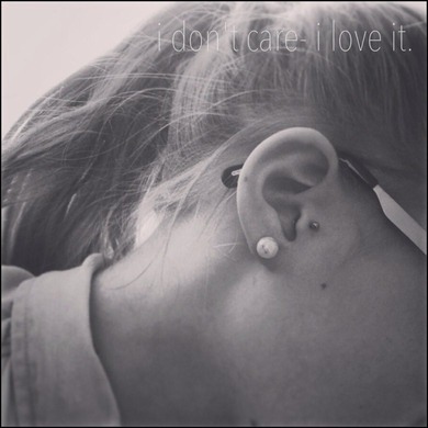 wie findet ihr mein neues trago (ohrring am knorpel)?! (: