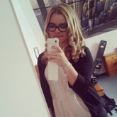 Ich finde, mir stehen Locken nicht so. Ich seh aus wie ein Pudel x)