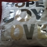 wie findet ihr das kissen? kommis sind immer erwünscht ;)