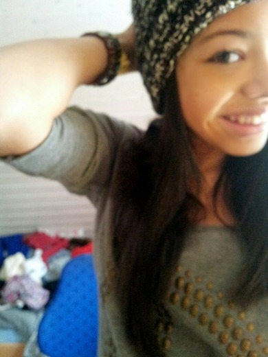 Weil viele wollten dass ich mal auf nem Bild lache(obwohl ich mein lächeln ned mag)...hier!:D  Wie findet ihr die(vlt auch als profilbild)? Welches ist am besten?oder gar keins? Danke auch für Kommentare!:)