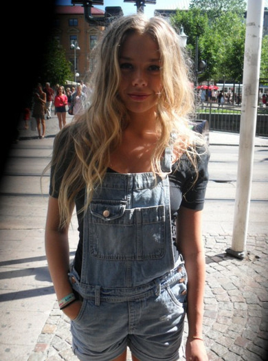 Hello little World...:)