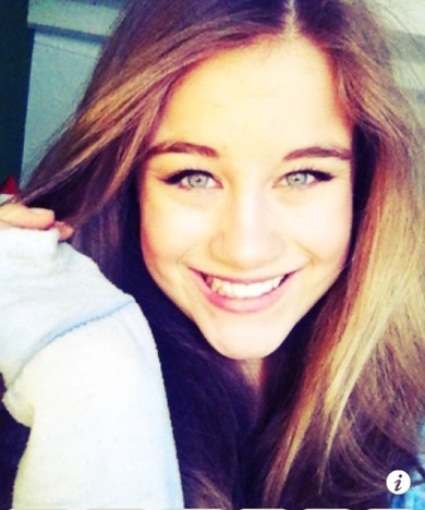 haaaallo! ich Brauch eure hilfe! mein Bruder hat bald Kommunion und ich geh bald shoppen! ich weiß aber nicht was ich da anziehen soll. es sollte gut für die Kirche sein, aber nicht zu konservativ! und es ist erst Anfang April und bei den Temperaturen:/ bitte kommis!:)))