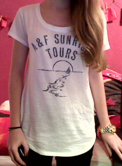 wie findet ihr das T-shirt? einfach mal bisschen lockerer (;