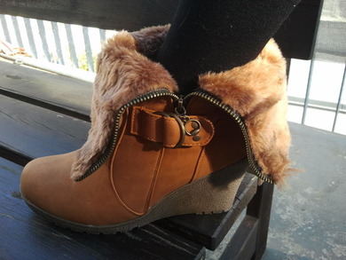 Und so als Stiefletten!!
Kommis bitte :)) Und so als Stiefletten!!
Kommis bitte :))