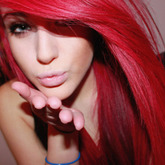 Hey! Ich bin Kathrin und hab rote Haare! :O Komm aus Berlin und bin hier neu! Würd mich über Follower freuen! :)