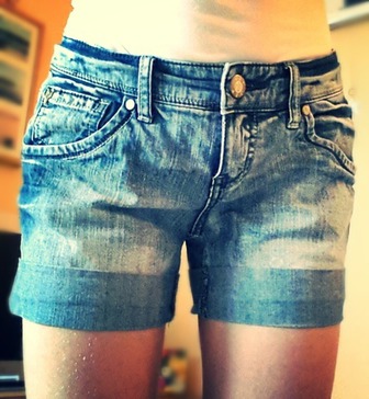 Meine short, wie findet ihr sie? Ich möchte sie ein bisschen aufpeppen. Habt ihr ideen?