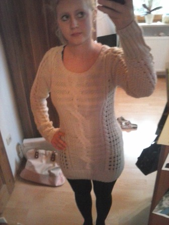 Kann ich zu dem Pullover eine Leggings anziehen? Oder lieber eine Jeans?