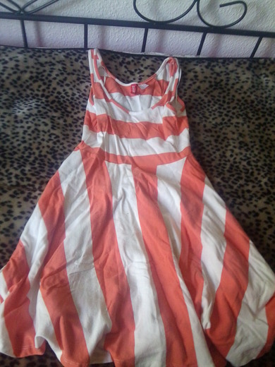 wie findet ihr das kleid???(muss nur noch gebügelt werden) wie findet ihr das kleid???(muss nur noch gebügelt werden)