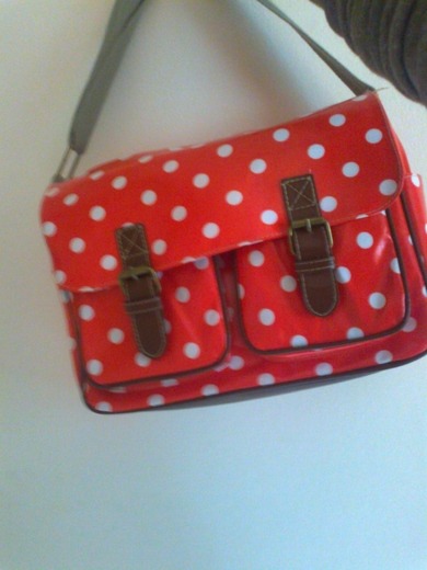 Wie findet ihr die süße pünktchen-tasche?:)