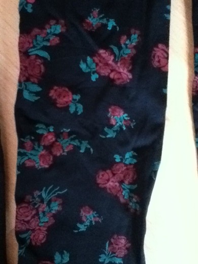 zu was könnt ich die legging anziehen? ist oben durchsichtig, also schon mal nichts kurzes ! :)