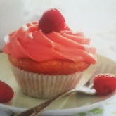 bild passt nicht... ich hab total probleme mit meiner gesichtshaut: voller mitesser, rötungen, pickelchen und trockenen stellen.... ich hab schon alles mögliche ausprobiert (peeling,dampfbad,waschgel,masken,cremes, peel-off-strips, etc.) und nichts hat funktioniert (vor allem bei den mitessern)... sollte ich zum Hautarzt gehen? könnt ihr mir gute produkte empfehlen oder tipps geben? wäre total nett, bin am verzweifeln ;(