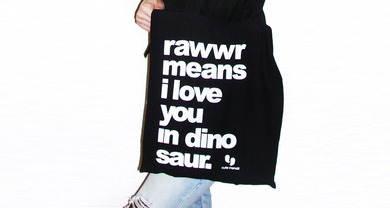 rawwr means i love you in dinosaur <3