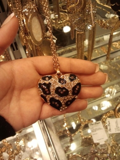 :D Gerade meiner Freundin  zum Geburtstag gekauft.. Wie findet ihr die? (: