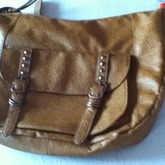 tasche;) sind übrigends nieten dadrauf :)