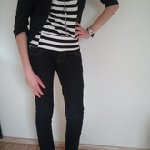 Wie findet ihr die Kobination aus Leo-Print und Streifen?
MissRed.