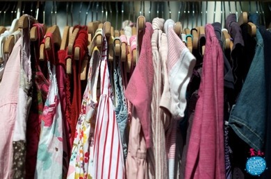 Weiss wer ne Internetseite wo es Second Hand Kleider gibt? Oder einen Shop in der Nähe von der Schweiz oder der Schweiz selber? Bitte Kommis :)