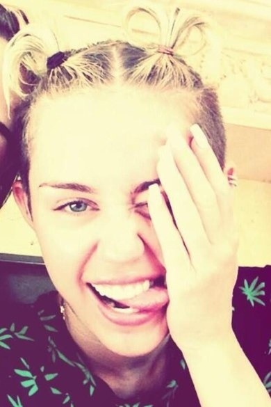 ich wollte mal so rumhören wie ihr miley's style findet(nicht nur auf dem Bild) :)