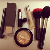was sind eure make-up/Beauty Musthaves?