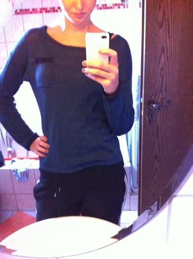 Ist das Oberteil ok zur Jogginghose ? Verbesserungen ? ;) Ist das Oberteil ok zur Jogginghose ? Verbesserungen ? ;)