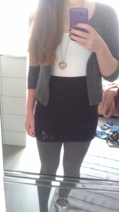 Partyoutfit :) Ich zieh dazu auch noch hohe Schuhe an, aber die sieht man da jetzt nicht :)