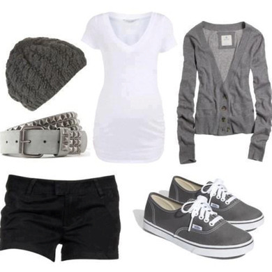 Ist das Outfit geil? Oder ist das Geil? Es kann einfach nur geil sein. :D schlicht, und doch gleichzeitig krass wegen des geilen Nietengürtels. :))
Wenn ihrs gleich wissen wollt. Das gibt es bei Fashionworld.