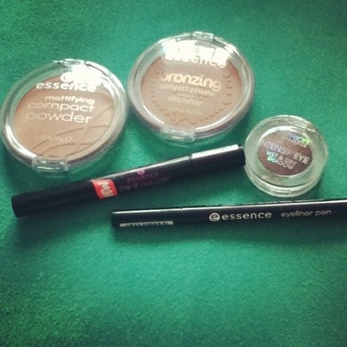 neu :) und ich bin sehr zufrieden !<3