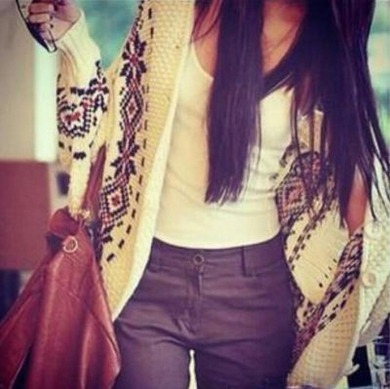 Weiß jemand wo man so einen Cardigan herbekommt ? Danke , schon mal im voraus :)