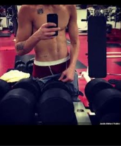 haha sag noch einer Justin bieber nicht sexy :D er ist so Hammer geil und toll ud ja ch liebe ihn *_*
