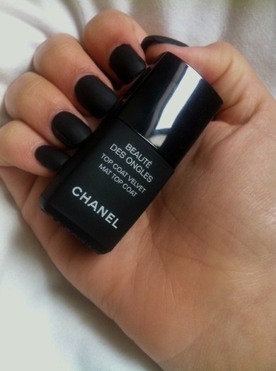 was haltet ihr von schwarzem Nagellack? Love it or hate it? tragt ihr auch schwarzen Nagellack? und was spricht für und dagegen? freue mich auf eure Kommentare! :D (das auf dem Bild bin nicht ich! ❤) was haltet ihr von schwarzem Nagellack? Love it or hate it? tragt ihr auch schwarzen Nagellack? und was spricht für und dagegen? freue mich auf eure Kommentare! :D (das auf dem Bild bin nicht ich! ❤)