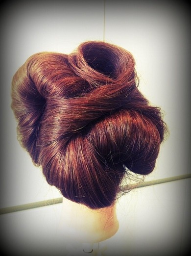 ich bin friseur und das ist meine neuste kreation und muss wissen wie das ankommt;) was sags du dazu?