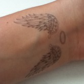 was haltet ihr von Tattoos? wie findet ihr dieses? (nicht echt)