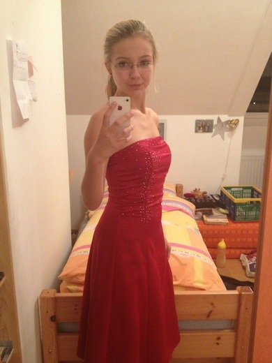 ich finde das Kleid zu brav für den Schulball! wie findet ihr es??