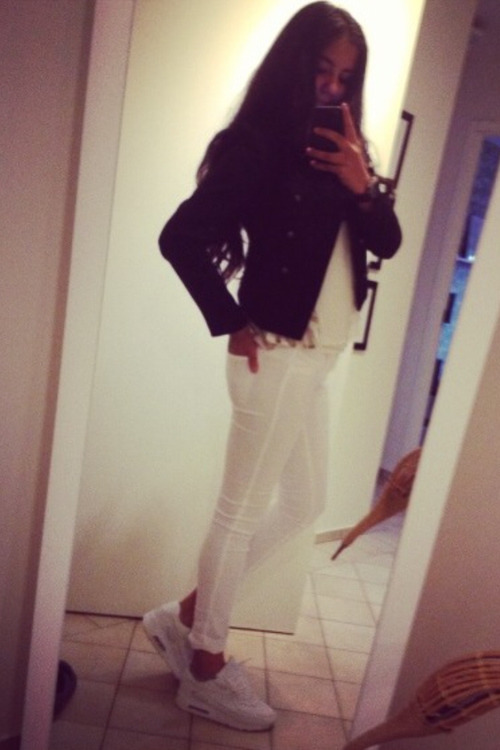 • Wer von der Hoffnung lebt, stirbt an Enttäuschung.•