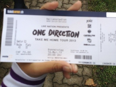 aaaahhhh One Direction Tickets tschuldigungs leuts aber wollte fragen wer geht auch und wie findet ihr die Jungs und Lieder und welchen junge findet ihr am besten also ich finde Zayn Harry voollll süüsss?! aaaahhhh One Direction Tickets tschuldigungs leuts aber wollte fragen wer geht auch und wie findet ihr die Jungs und Lieder und welchen junge findet ihr am besten also ich finde Zayn Harry voollll süüsss?!