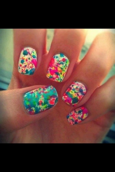 weiss jemand wie man diese nägel macht..?! :)