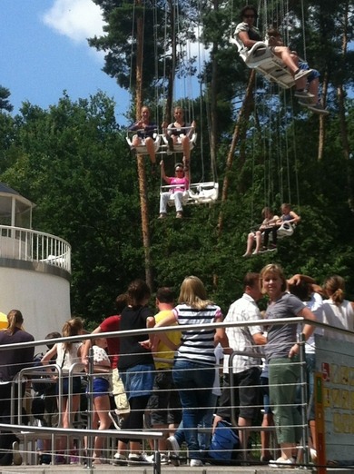 HOLIDAY PARK JEY