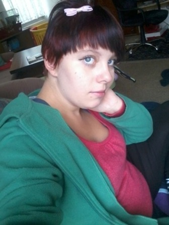 welcher look steht mir besser und noch eine frage welche haar Farben passen zu mir? welcher look steht mir besser und noch eine frage welche haar Farben passen zu mir?