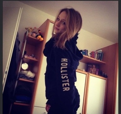 ich bekomm bald meine hollister und Abercrombie & Fitch Klamotten aus Amerika wer mag diese Marken *-*